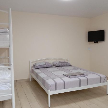 Однокімнатна 105 Apartment Khmelʼnytsʼkyy Exterior foto