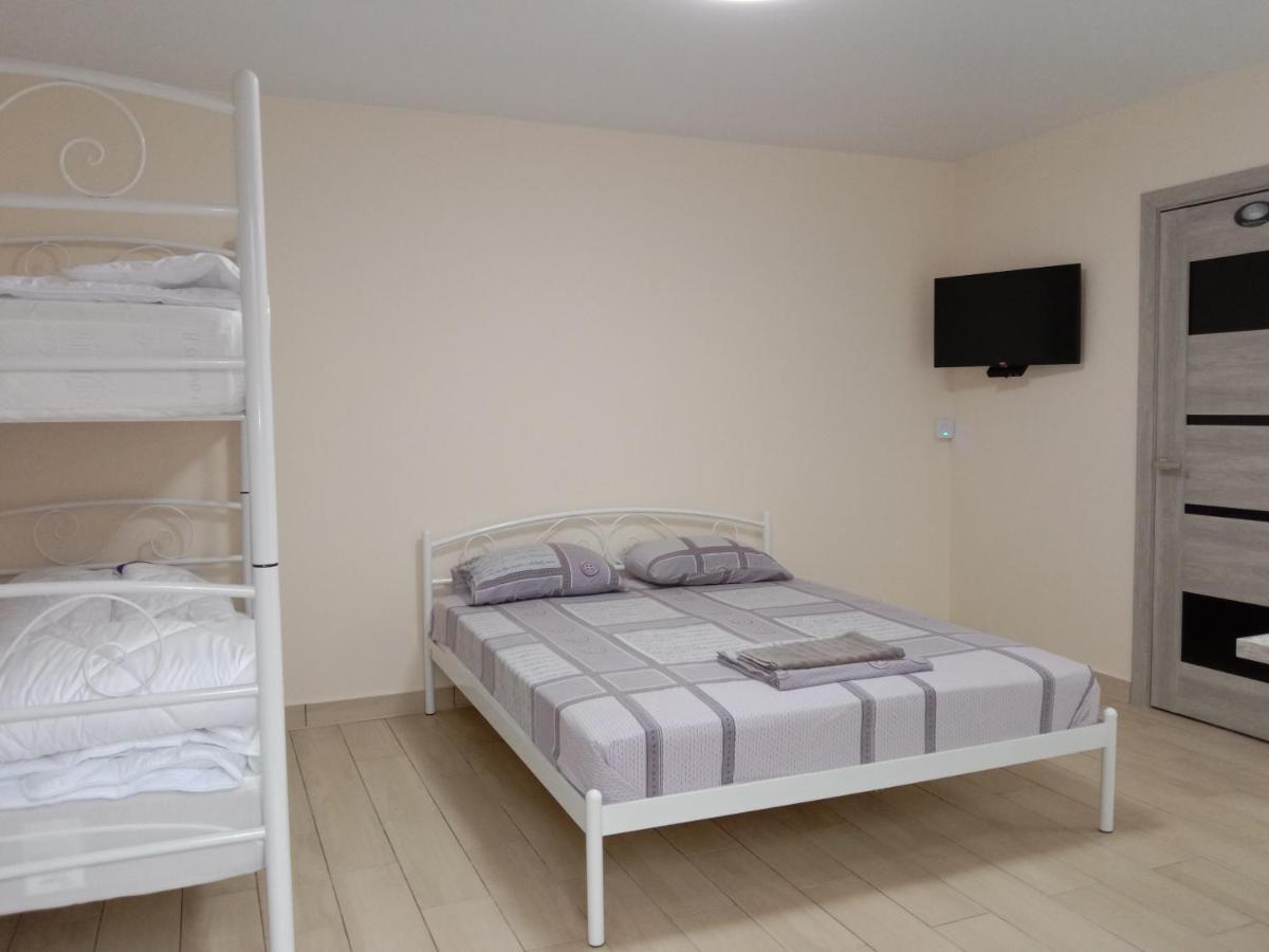 Однокімнатна 105 Apartment Khmelʼnytsʼkyy Exterior foto
